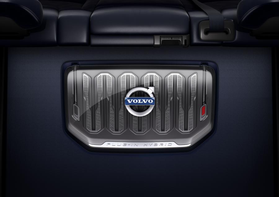  Volvo V60 Plug-in Hybrid 2011 года  (фото 19 из 68)